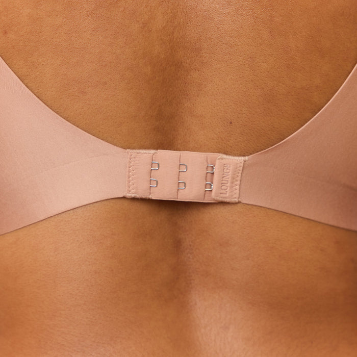 Amber, 36D/L