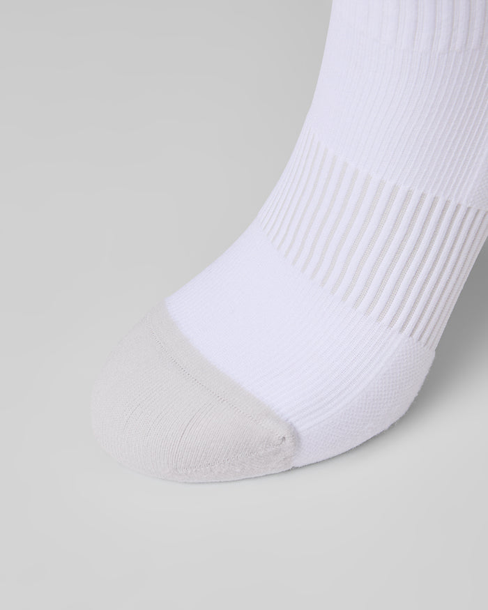 32 Degrees White  _ 2 Pack Compression Socks