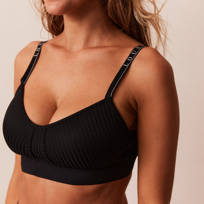 Kara, 34D/S