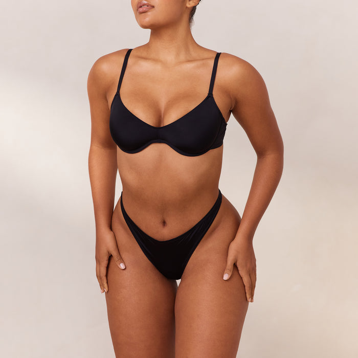 Amber, 36D/L