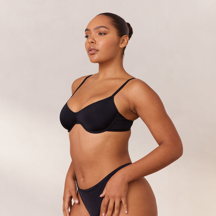Amber, 36D/L