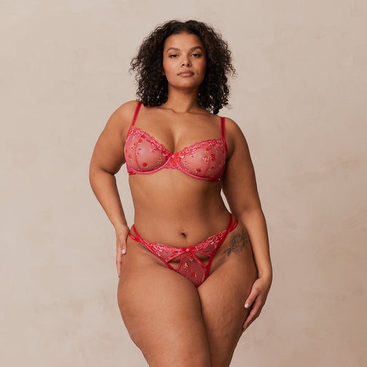 Leslie, 36DD/XL (G-String)