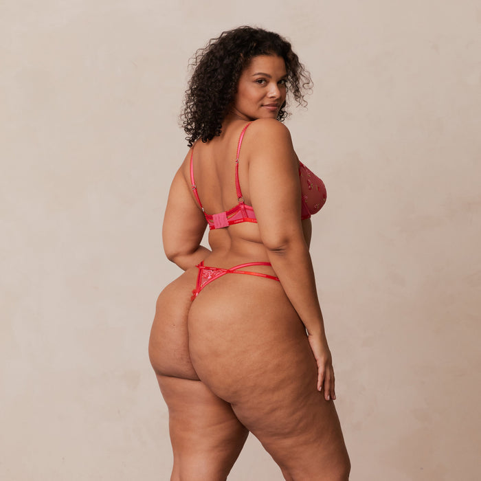 Leslie, 36DD/XL (G-String)