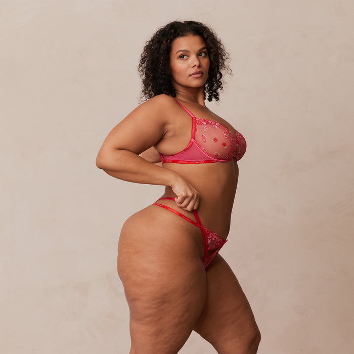 Leslie, 36DD/XL (G-String)
