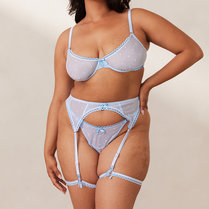 Melanie, 36D/XL