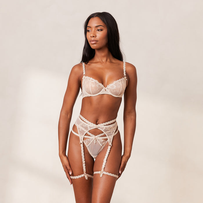 Tatiana, 32C/XS