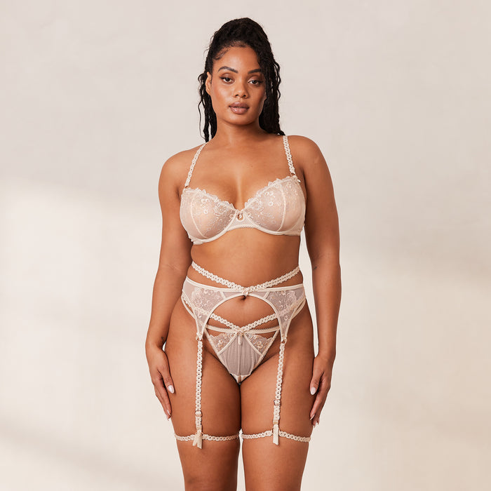Essence, 36DD/L