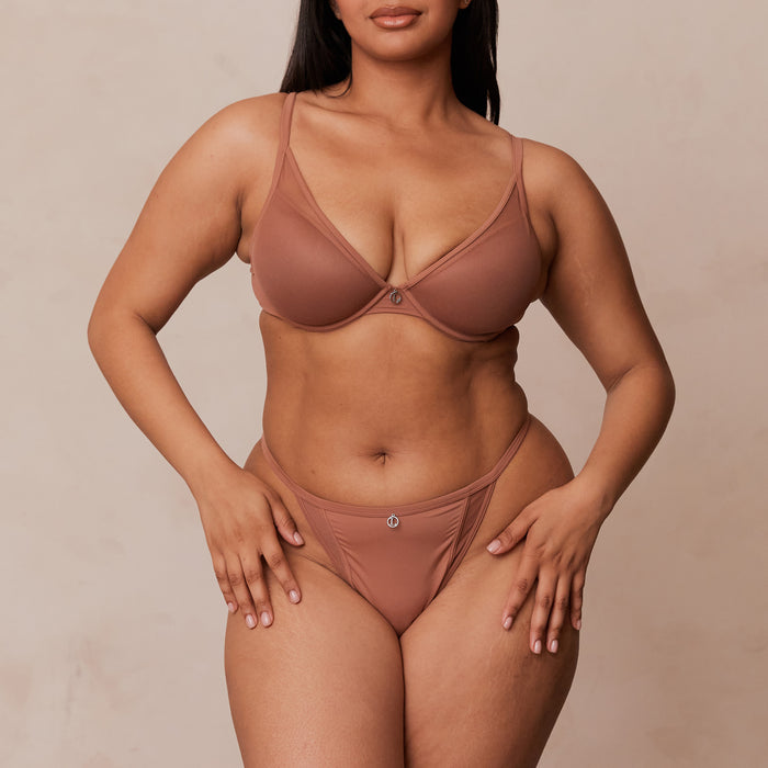 Melanie, 36D/XL (Thong)