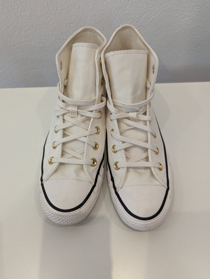 Converse White Heart Hightops 6