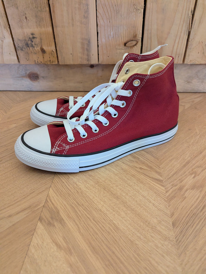 Converse Wine Size 8