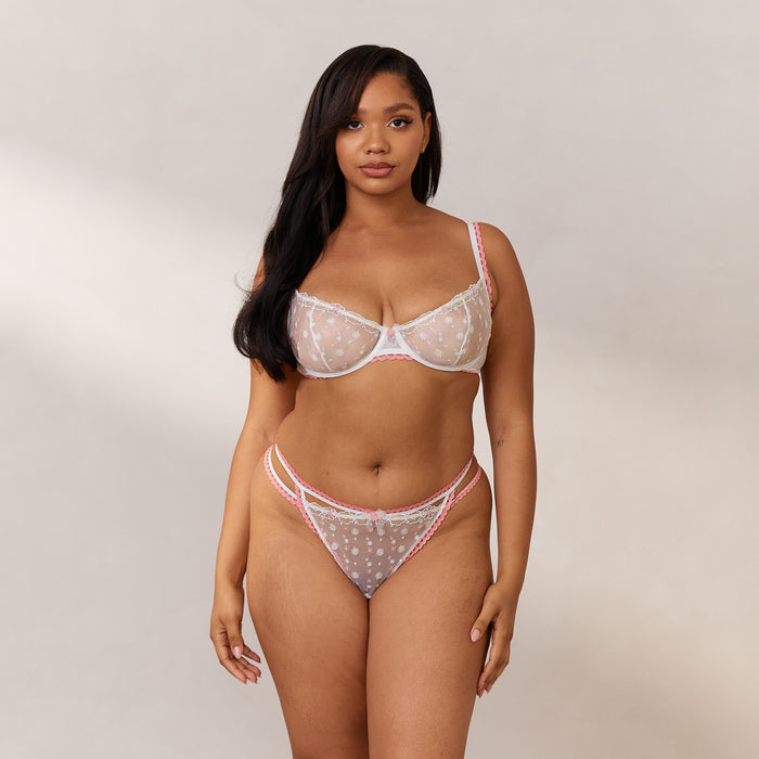 Melanie, 36DD/XL (Thong)