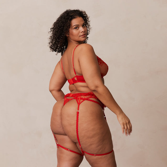 Leslie, 36DD/XL