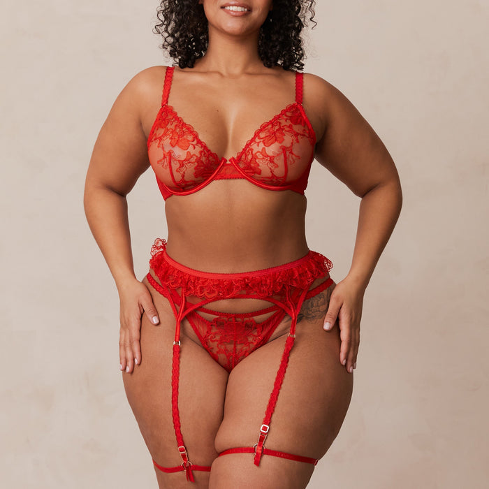 Leslie, 36DD/XL
