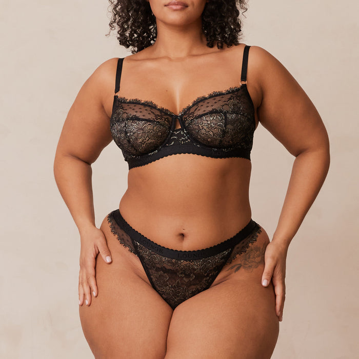 Leslie, 36DD/XL (Thong)