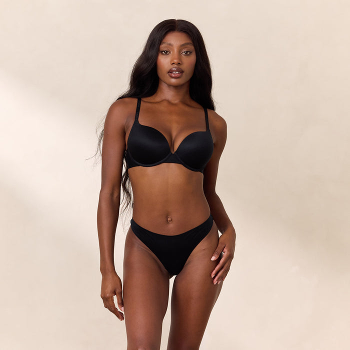 Amina, 34D/S