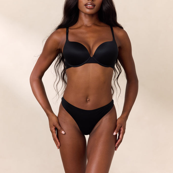 Amina, 34D/S