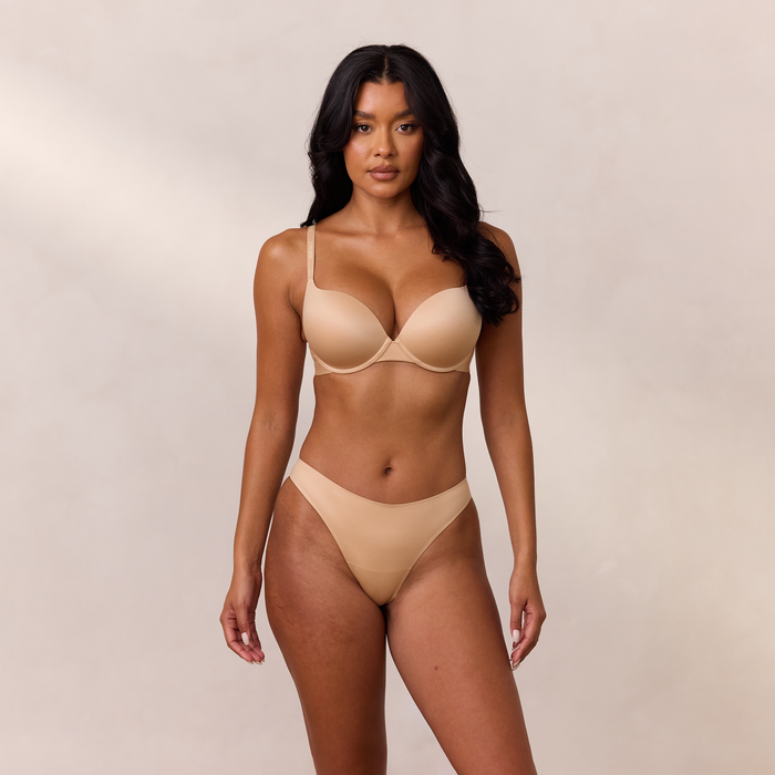 Muriel, 32DD/S