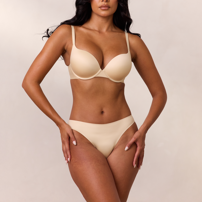Muriel, 32DD/S