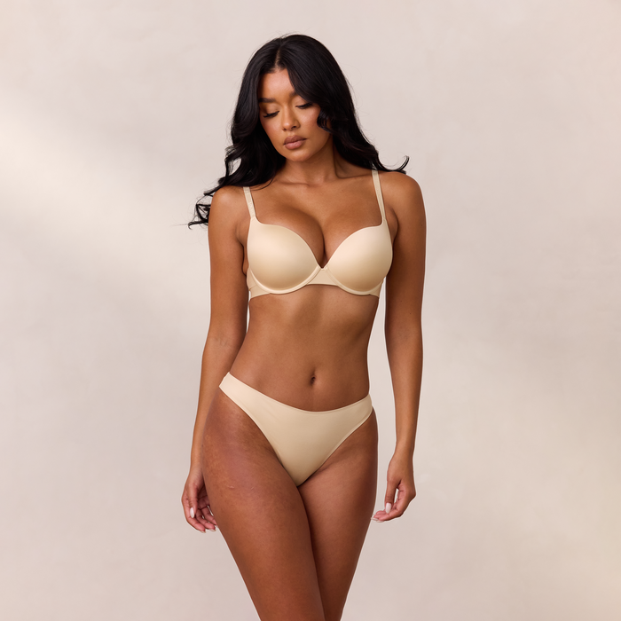 Muriel, 32DD/S