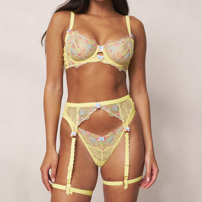 Imani, 32D/S