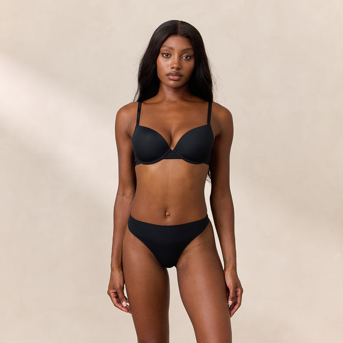 Amina, 34D/S