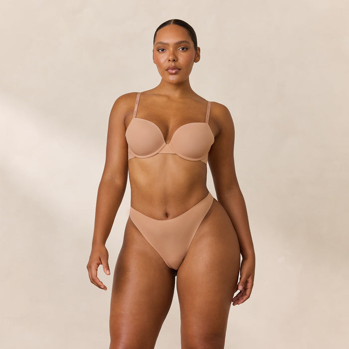 Amber, 36D/L