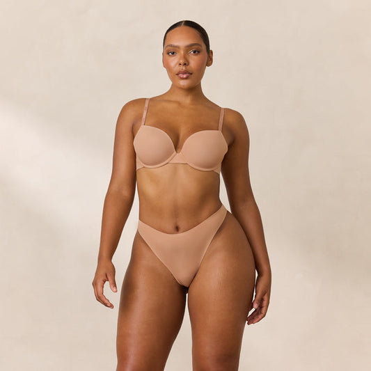 Amber, 36D/L