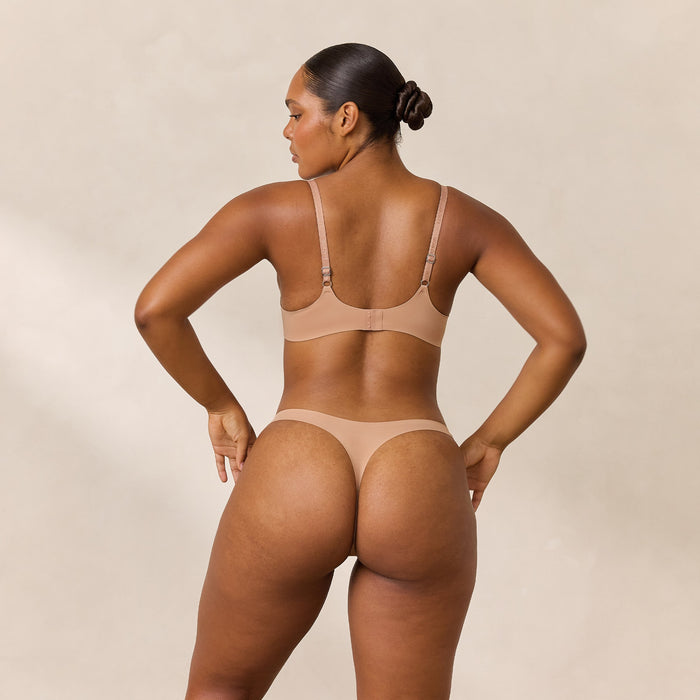 Amber, 36D/L