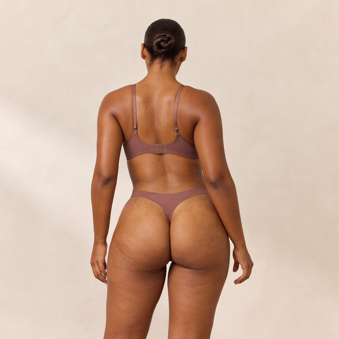 Amber, 36D/L
