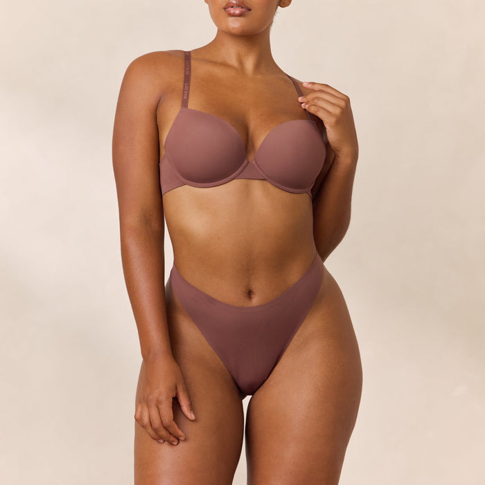 Amber, 36D/L
