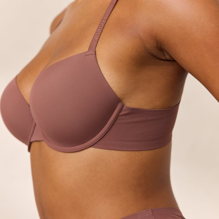Amber, 36D/L