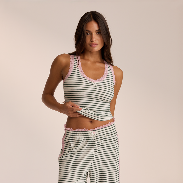 Ava, XS