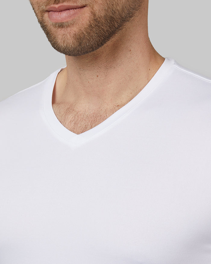 32 Degrees White _ Men's 4PK Cool Vneck T-Shirt {model:Kacey is 6'2", wearing size M}{bottom}{right}