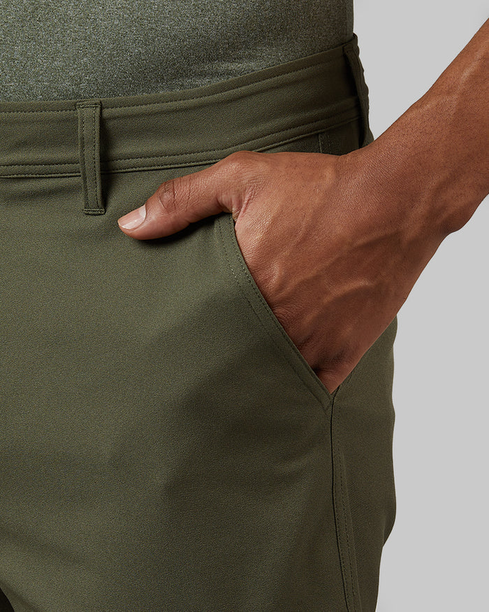32 Degrees Grape Leaf _ Men's 9-Inch Golf short {model: Isaiah is 6'1", wearing size 30}{bottom}{right} {bottom}{right}