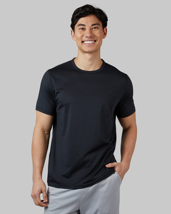 32 Degrees Stingray _ Men's Active Performance T-shirt {model: Warwick is 6'1", wearing size M}{bottom}{right} {bottom}{right}