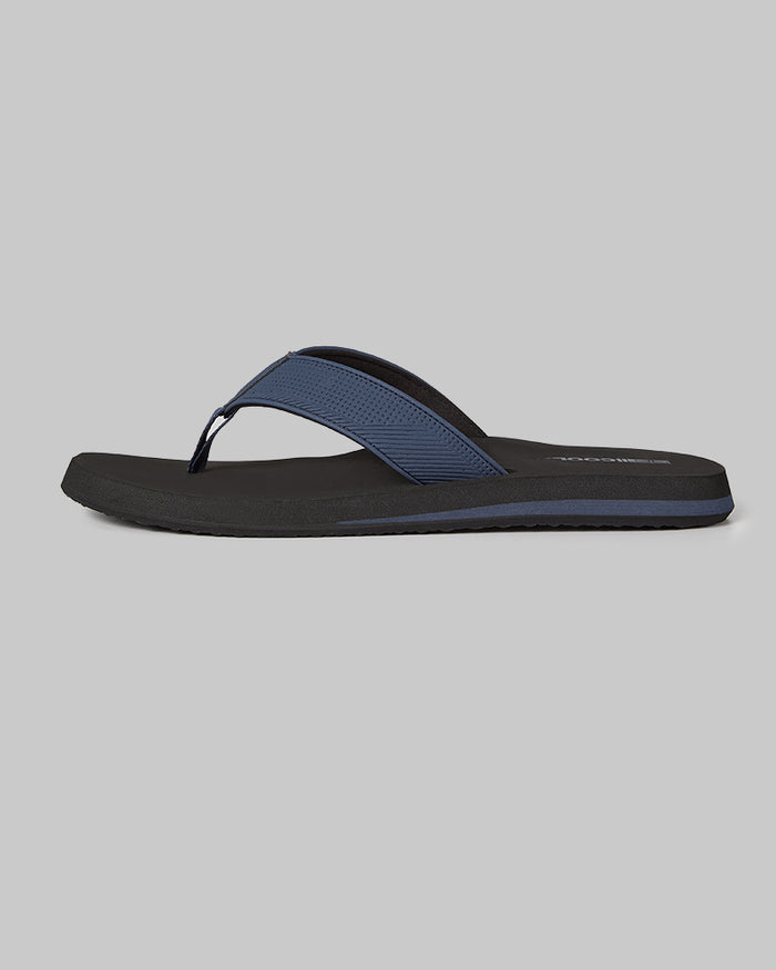 32 Degrees Navy _ Men's Casual Comfort Flip Flops {bottom}{right}