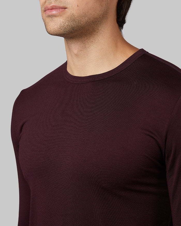 32 Degrees Burgundy _ Men's Lightweight Baselayer Crew Top {model: Zac is 6'3", wearing size M}{bottom}{right} {bottom}{right}