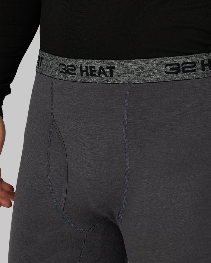 32 Degrees Stingray _ Men's Lightweight Baselayer Legging {model: Jacque is 6'2", wearing size M}{bottom}{right} {bottom}{right}