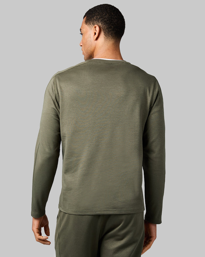 32 Degrees Military _ Men's Luxe Flex Long Sleeve Crew Top {model: Quinten is 6'1", wearing size M}{bottom}{right} {bottom}{right}