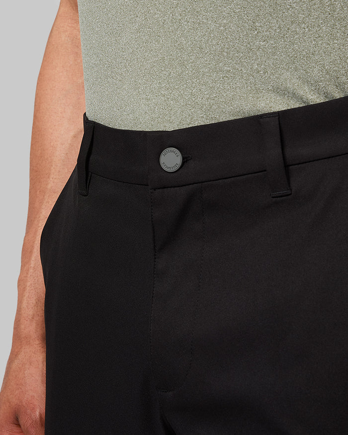 32 Degrees Black_ Twill Tech Pant {model: Quinten is 6'1", wearing size M}{bottom}{right} {bottom}{right}