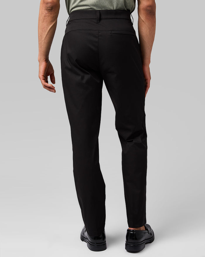 32 Degrees Black_ Twill Tech Pant {model: Quinten is 6'1", wearing size M}{bottom}{right} {bottom}{right}