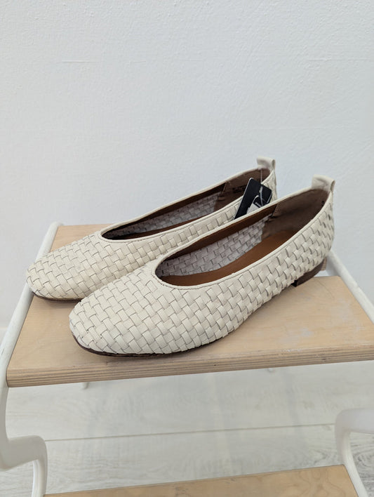 M&S Cream Pumps 6 NWT RRP £45