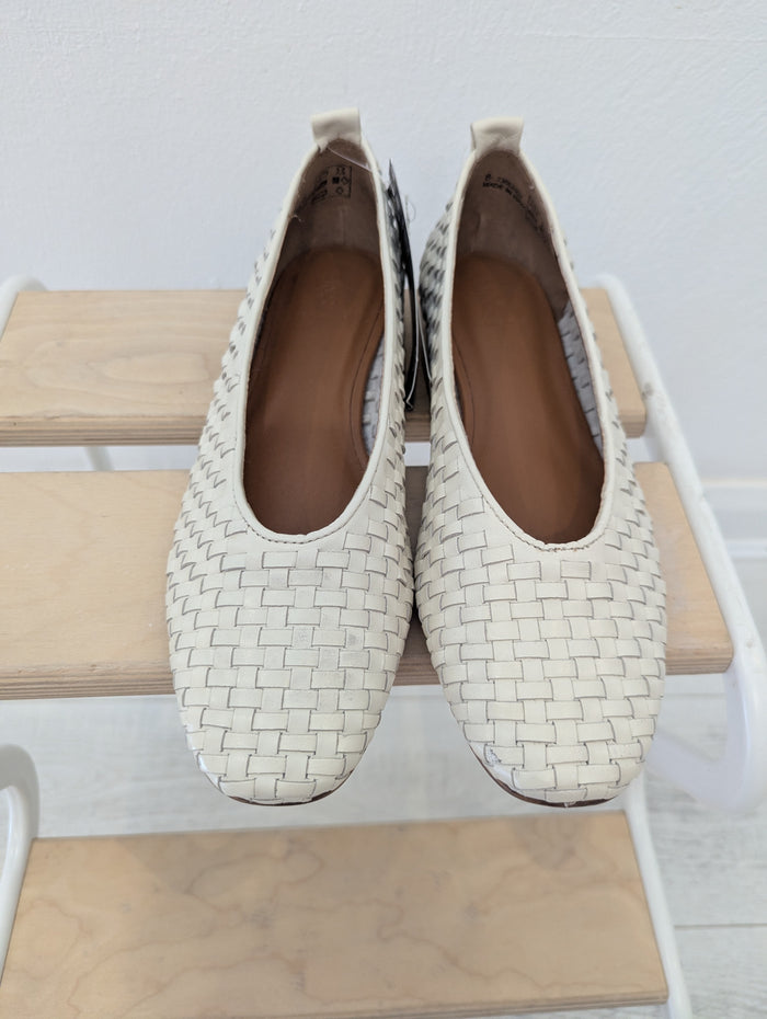 M&S Cream Pumps 6 NWT RRP £45
