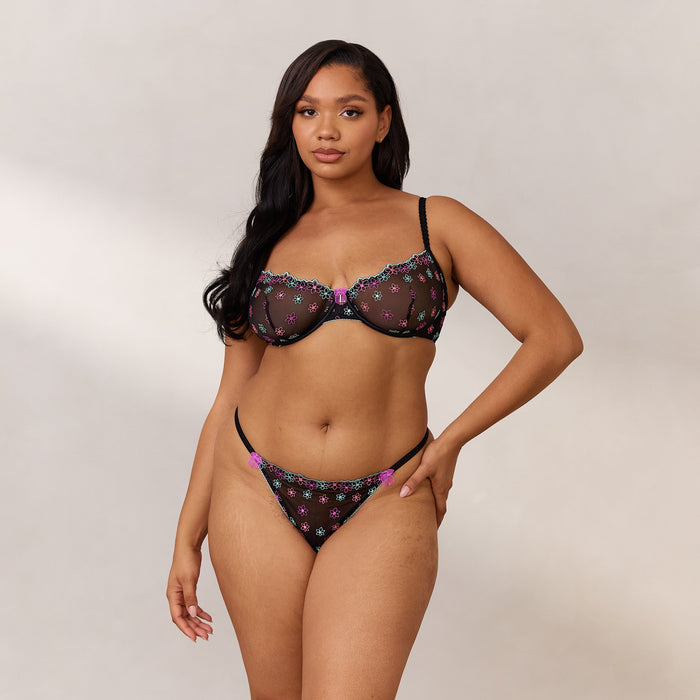 Melanie, 36DD/XXL
