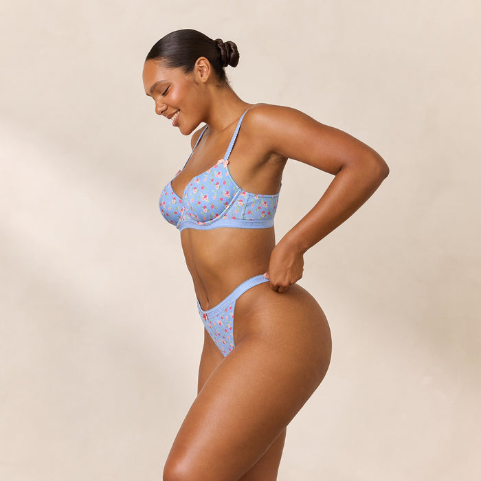 Amber, 36D/L
