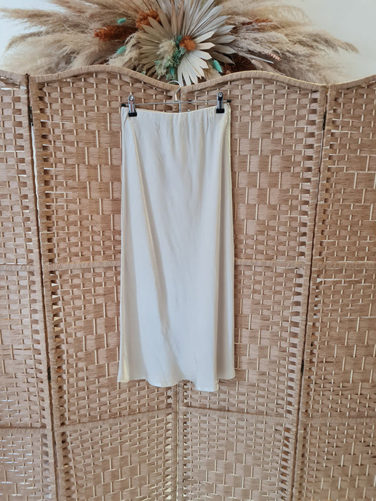 Satin slip skirt in cream