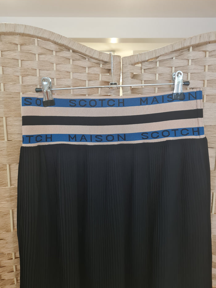Scotch & Soda Black pleated skirt M