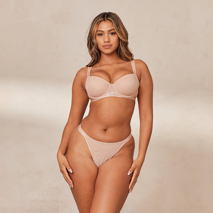 Nayeli, 34D/M (Thong)