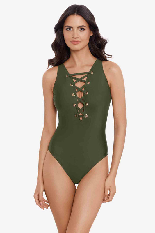 Steffi One Piece in Juxtapose