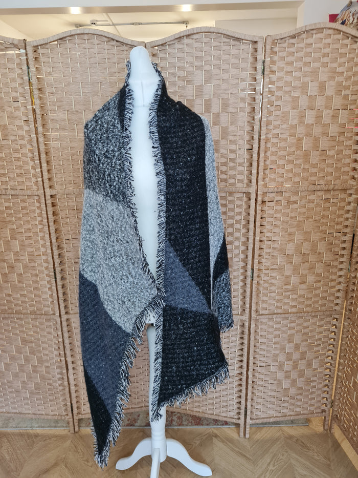 Storm wool blend scarf in black & grey